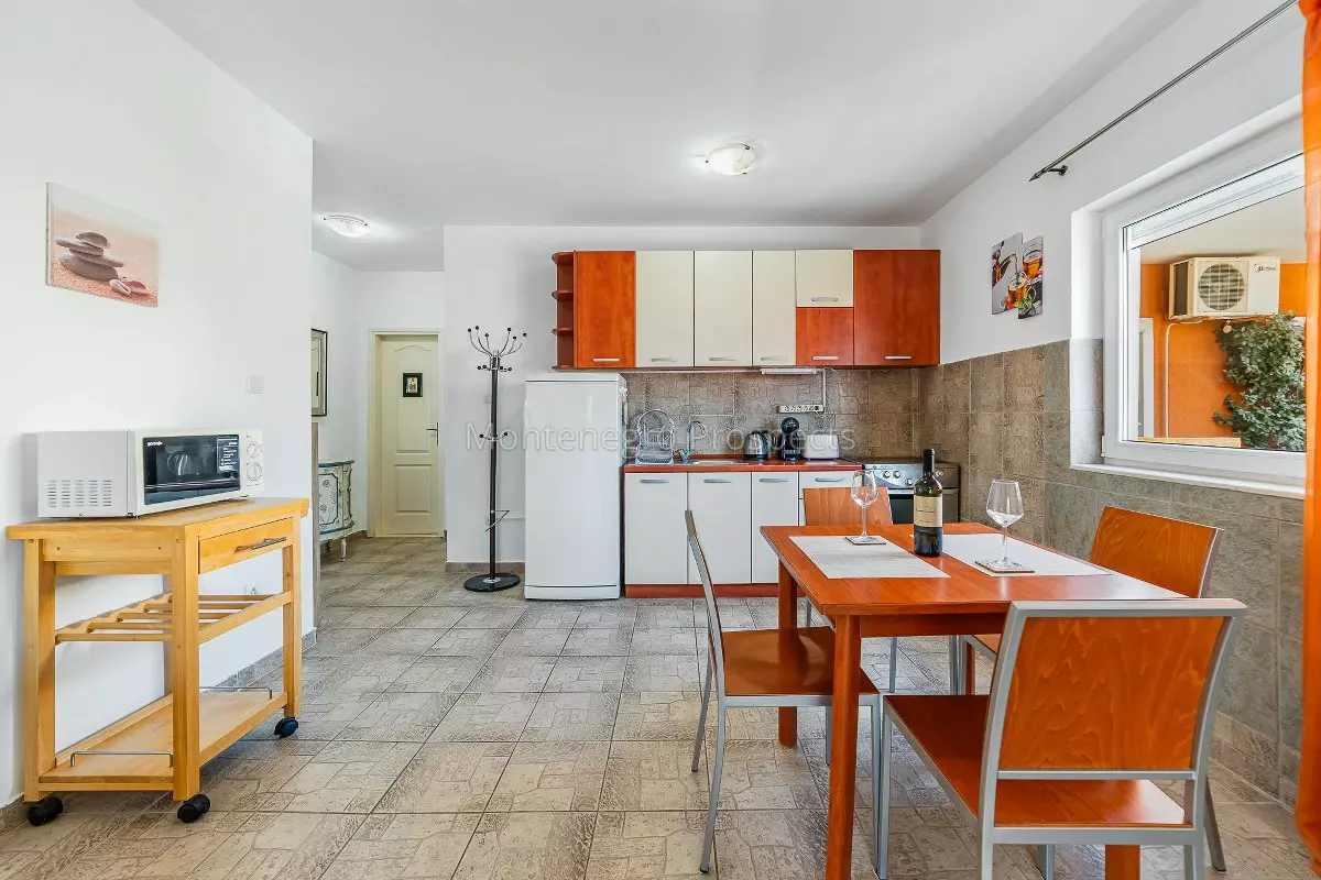 12735 stan u prcanj 8 1200x800