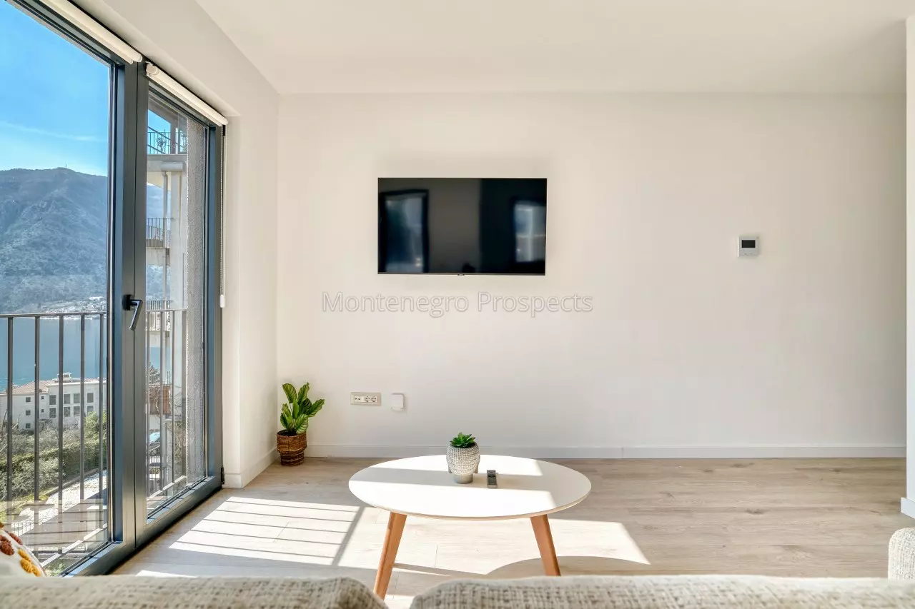 One bedroom apartment for sale 13828 18 1280x853