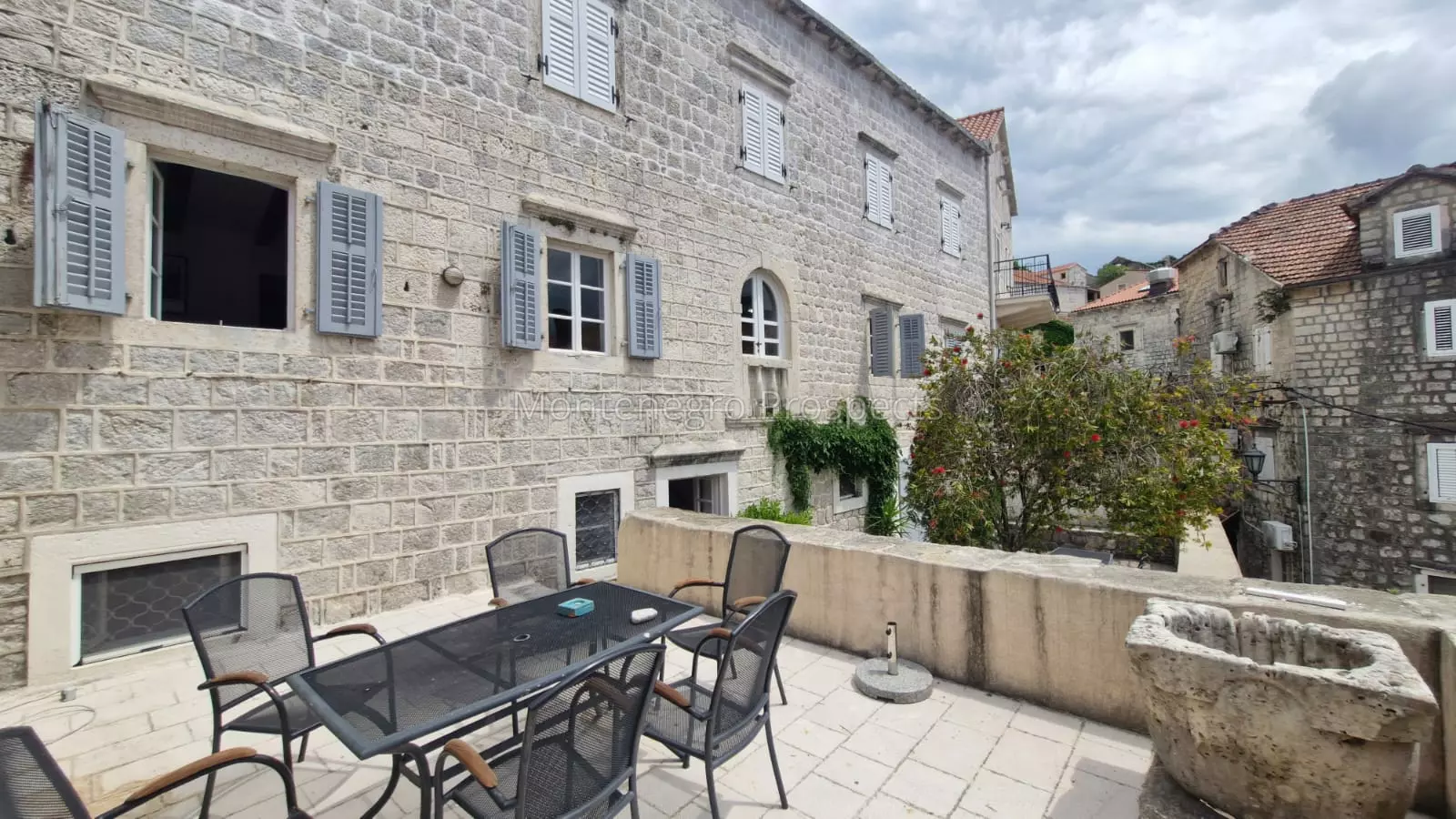 Two bedroom apartment for sale perast 1