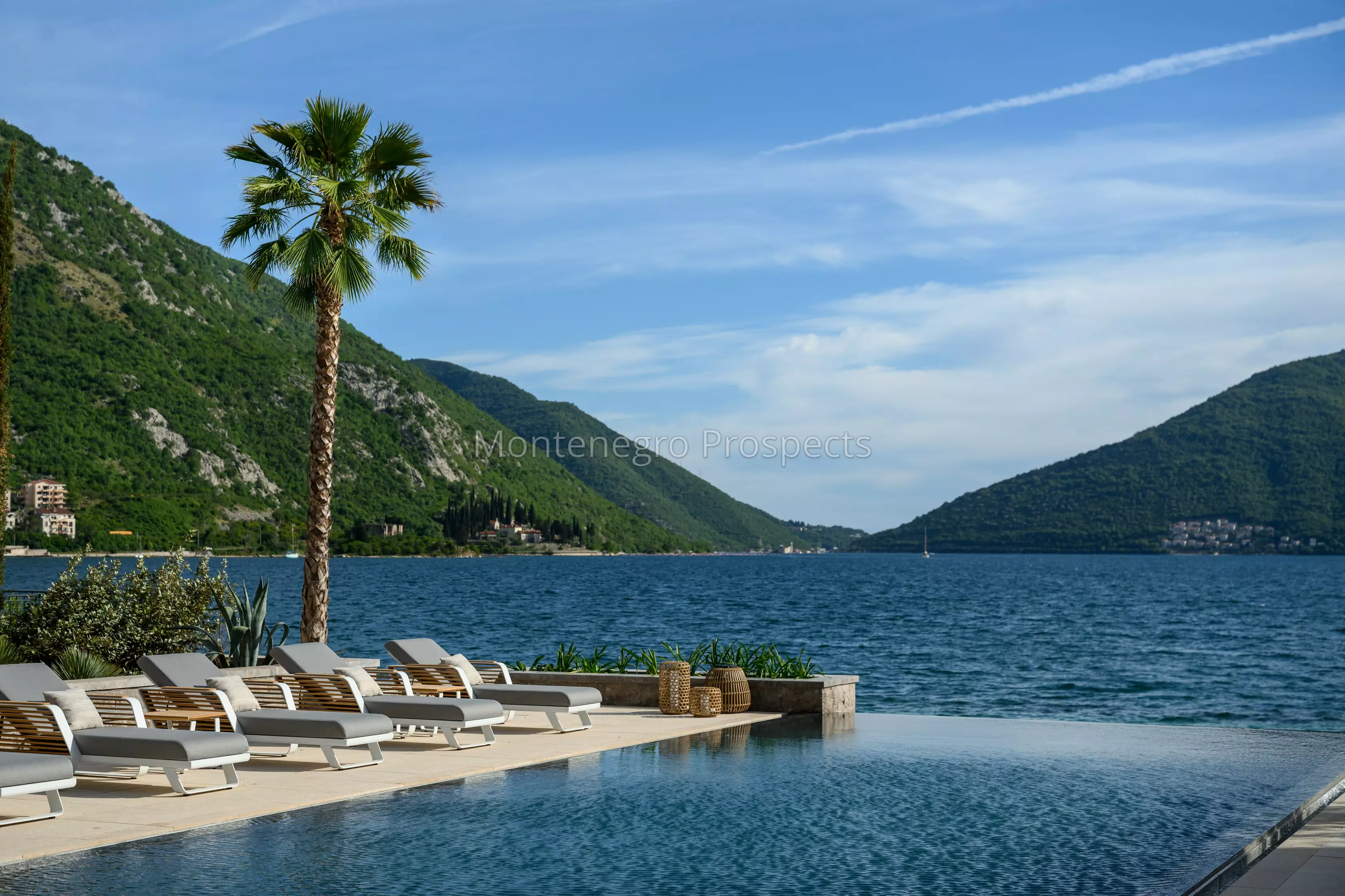 Movenpick lifestyle pool plateau 3