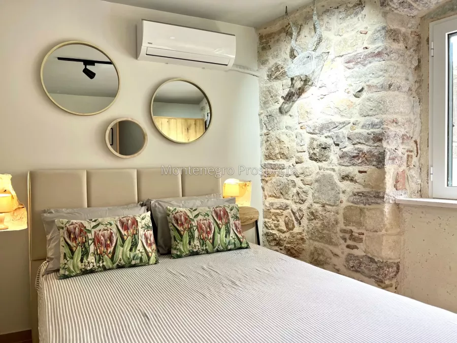 Recently renovated one bedroom apartment in the old town of kotor 13492 18.jpg