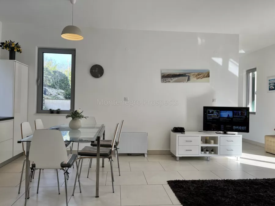 Modern two bedroom apartment located in a complex with shared pool morinj 13538 35