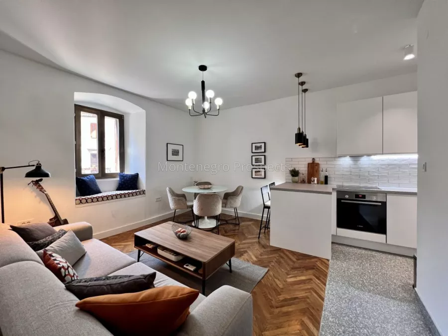 Modern two bedroom apartment at the museum square old town of kotor 13625 11 1067x800