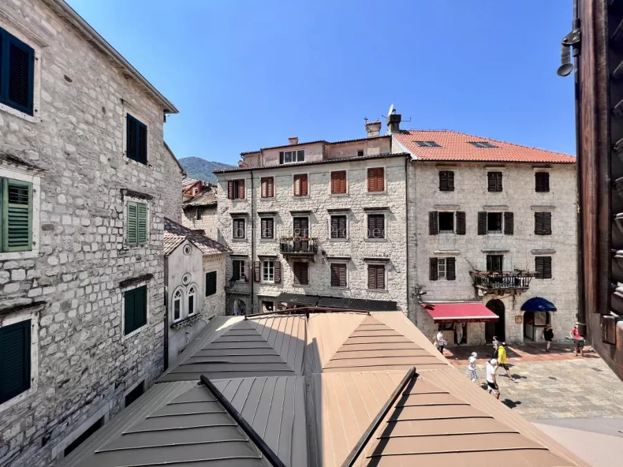 Modern two bedroom apartment at the museum square old town of kotor 13625 15 1067x800