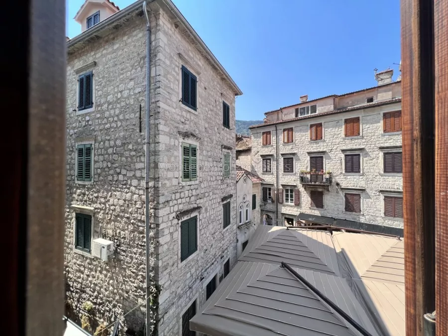 Modern two bedroom apartment at the museum square old town of kotor 13625 20 1067x800