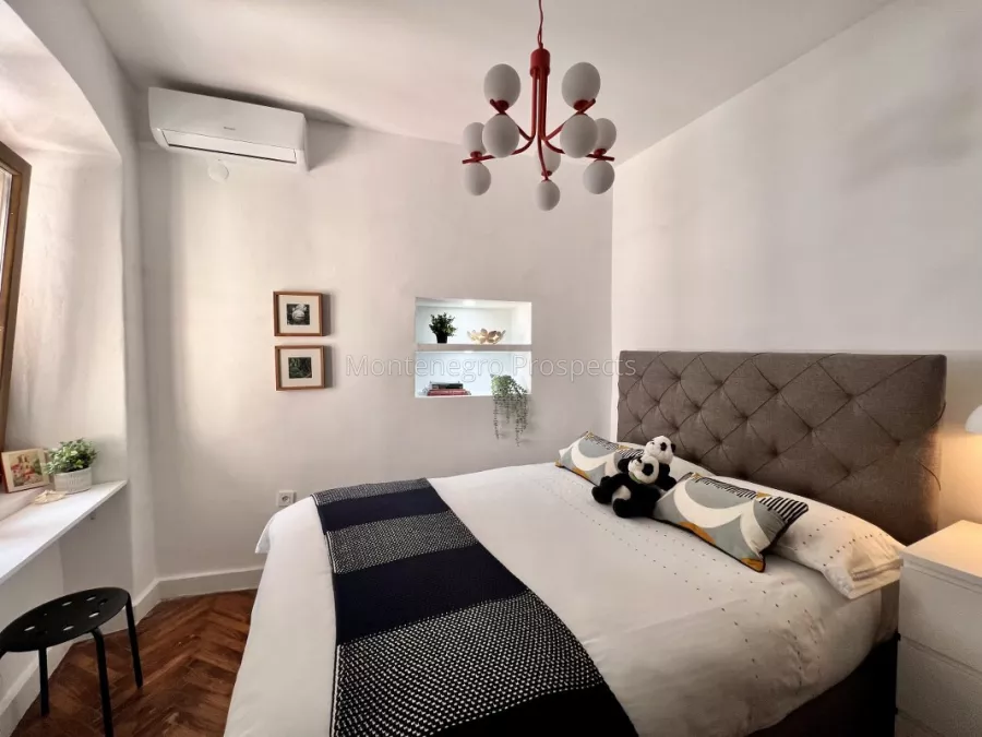 Modern two bedroom apartment at the museum square old town of kotor 13625 22 1067x800