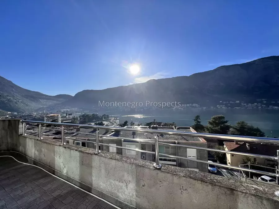 Three bedroom apartment with fantastic sea views few steps from the old town kotor 13668 1.jpeg