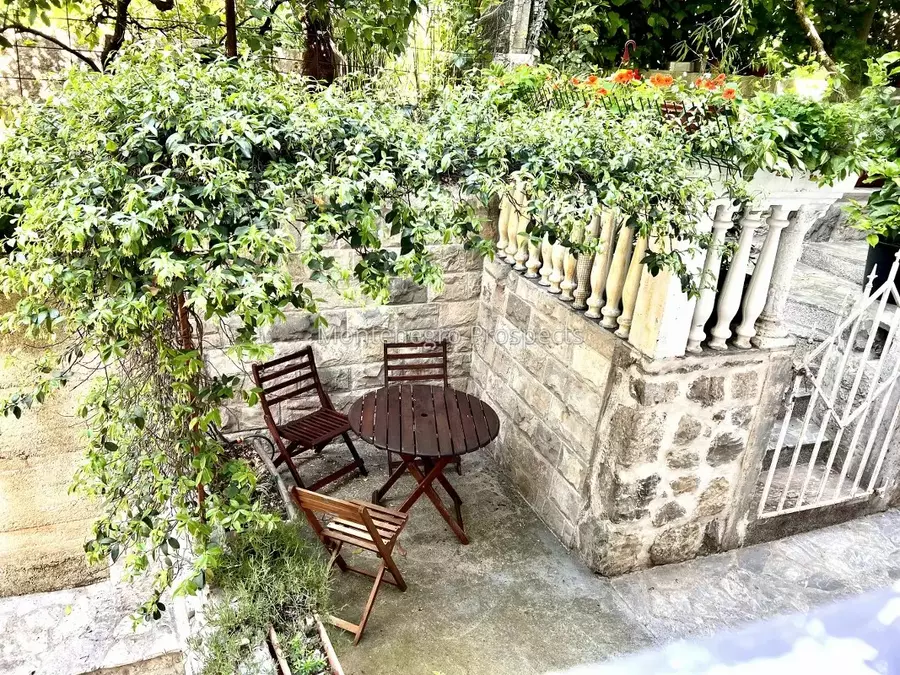 Three bedroom apartment on the first line to the sea kotor 13708 3.jpeg