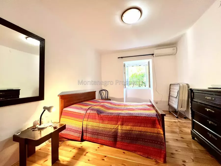 Three bedroom apartment on the first line to the sea kotor 13708 4.jpeg