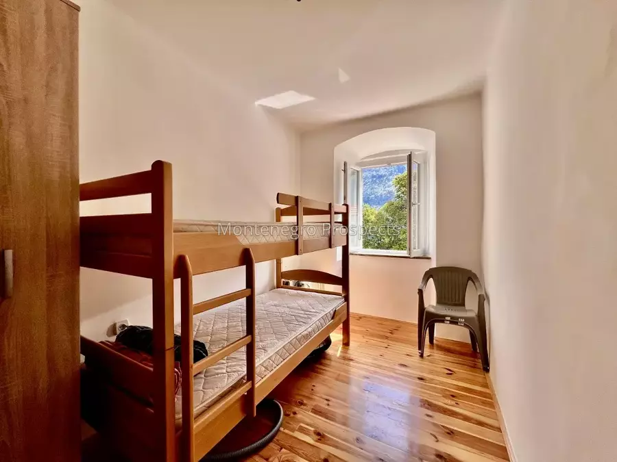 Three bedroom apartment on the first line to the sea kotor 13708 5.jpeg