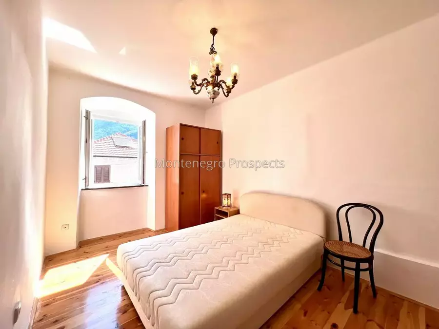 Three bedroom apartment on the first line to the sea kotor 13708 6.jpeg