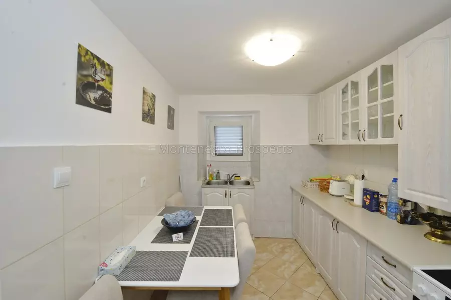 Family house in skaljari kotor 7909 14