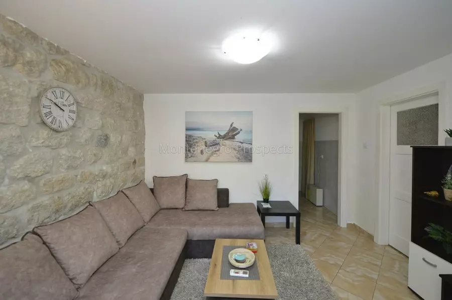 Family house in skaljari kotor 7909 18