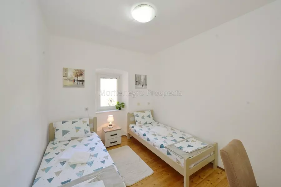 Family house in skaljari kotor 7909 26