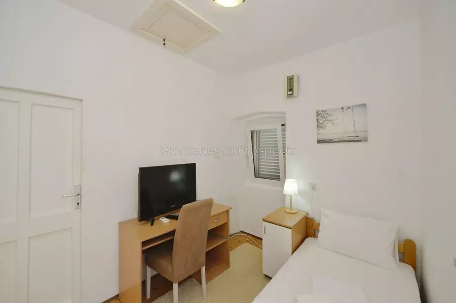 Family house in skaljari kotor 7909 5