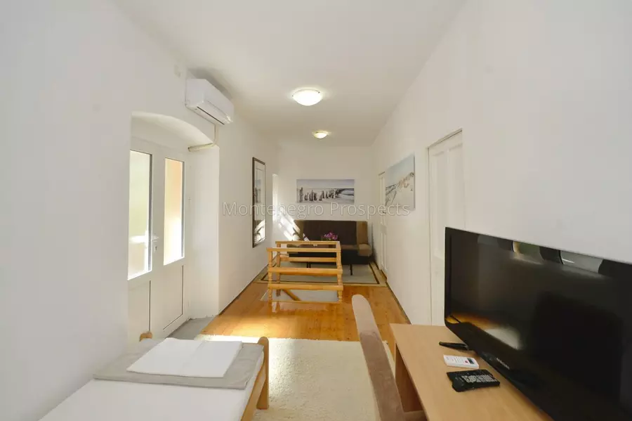 Family house in skaljari kotor 7909 6