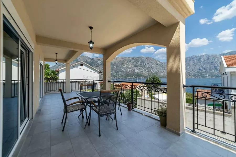 Villa for sale 13768 22