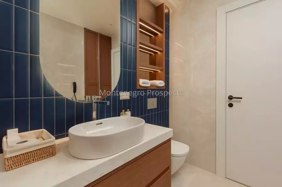 Luxury movenpick beachfront residences in kotor bay 13740 15.jpg