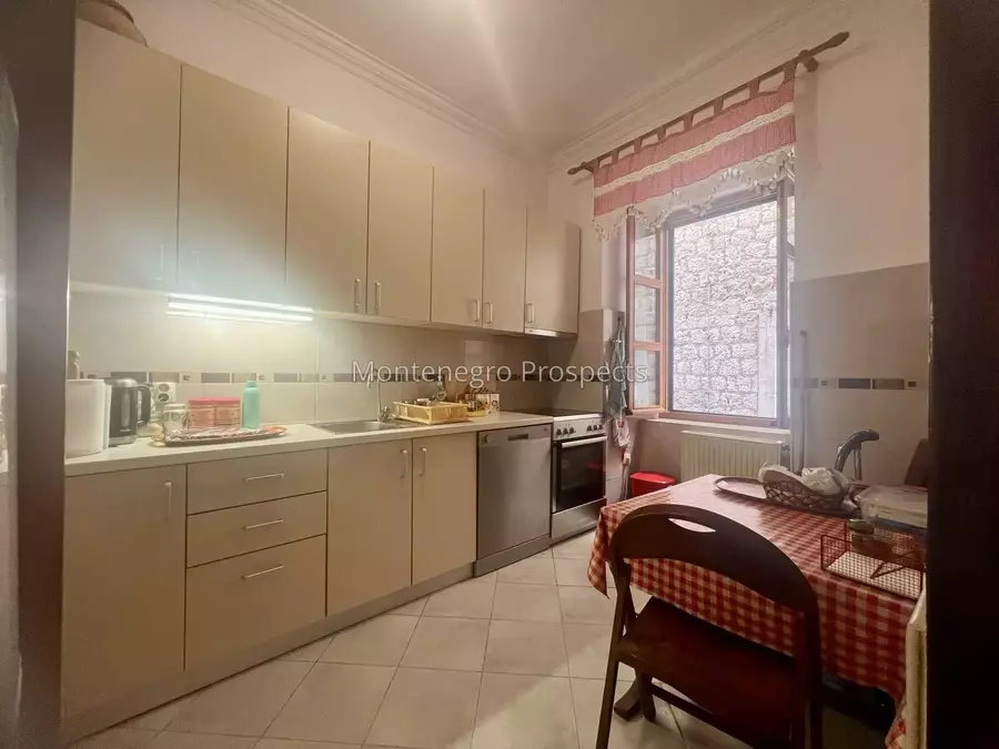 Charming two bedroom apartment in the heart of old town of kotor 13797 10.jpg