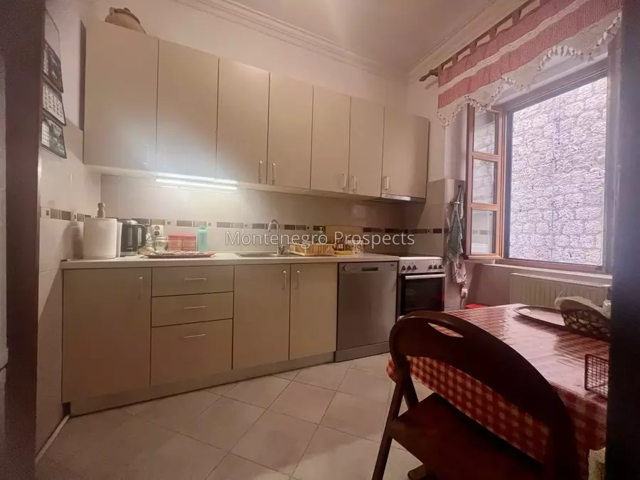 Charming two bedroom apartment in the heart of old town of kotor 13797 11.jpg