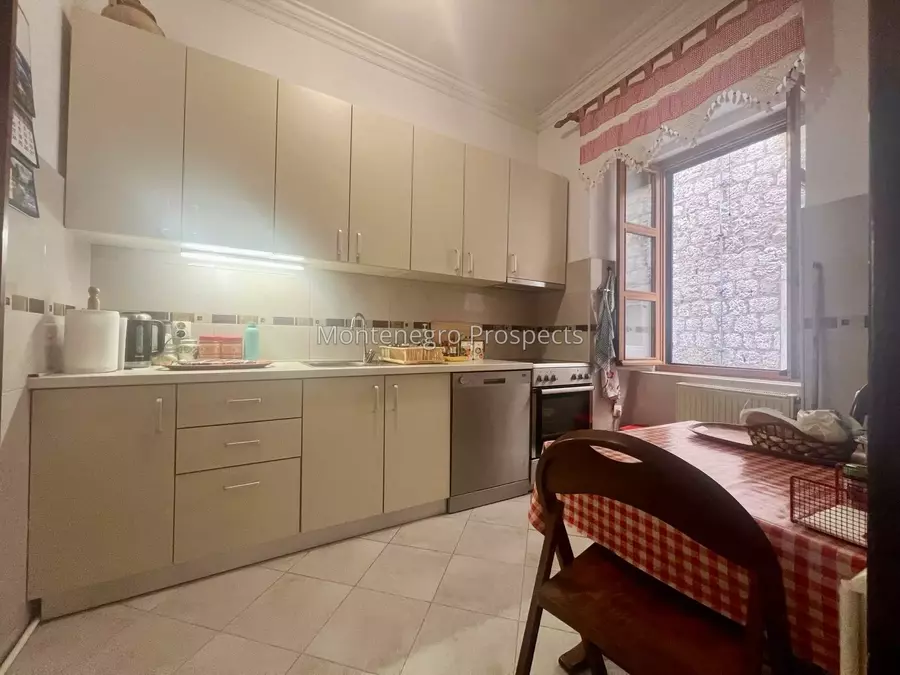 Charming two bedroom apartment in the heart of old town of kotor 13797 12.jpg