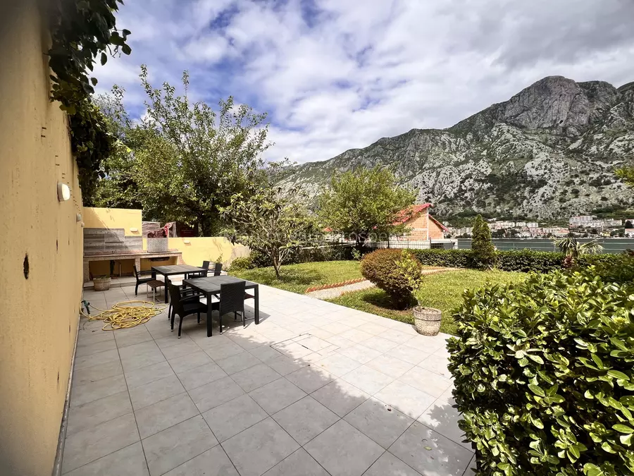 Two bedroom apartment with undisturbed sea views kotor bay 13800 2