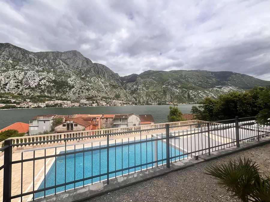 Two bedroom apartment with undisturbed sea views kotor bay 13800 7