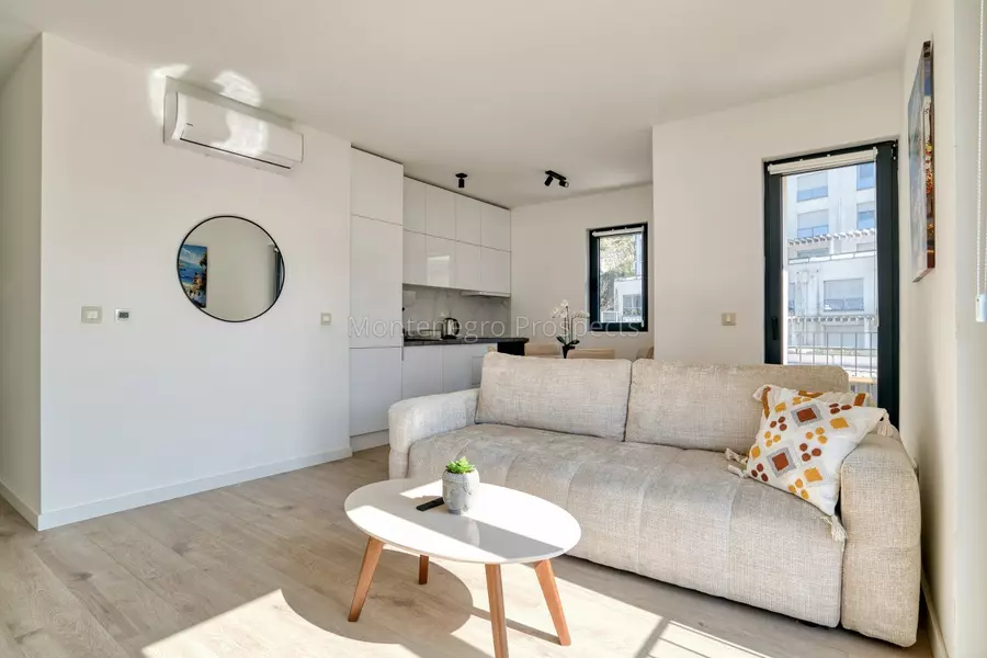 One bedroom apartment for sale 13828 14 1280x853