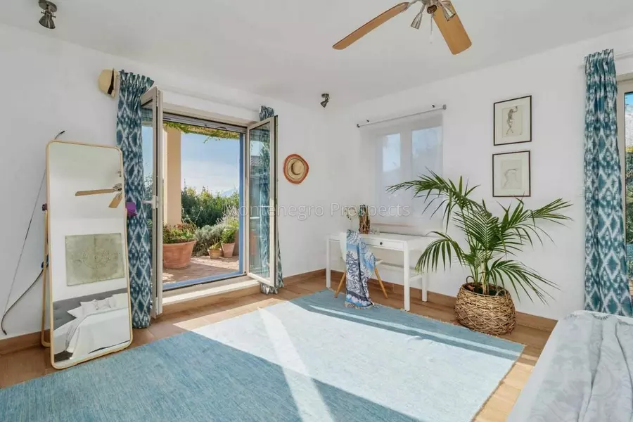 Two bedroom house with beautiful garden in kavac kotor bay 13849 20