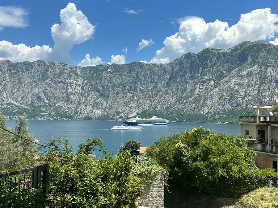 14189 house for renovation kotor 13