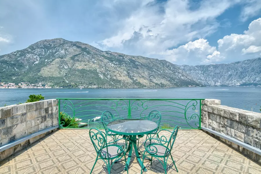 Waterfront house 13864 23 1280x853